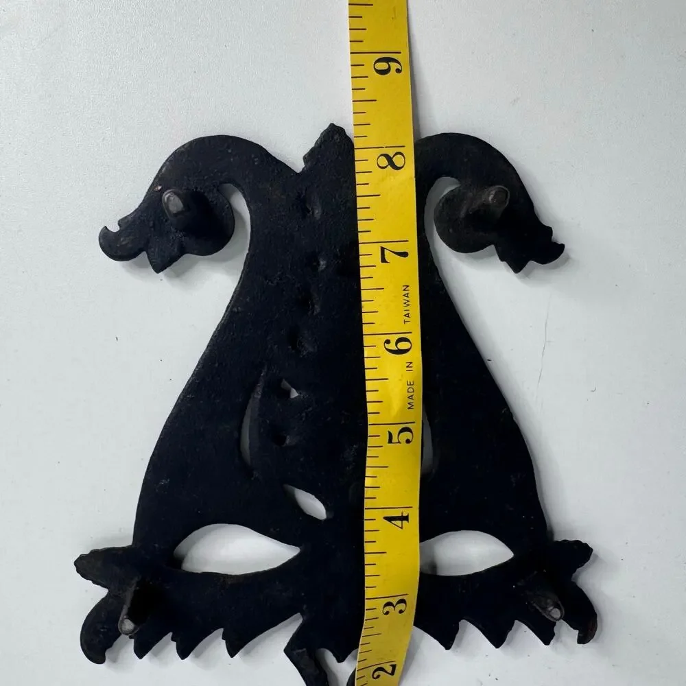 Vtg Virginia Metal Crafters Cast Iron Trivet Doodlers Dream Matte Black
